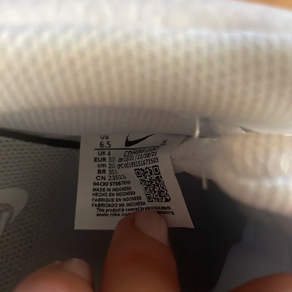 NWOT Nike women’s court shoes vision MID - Picture 7 of 7